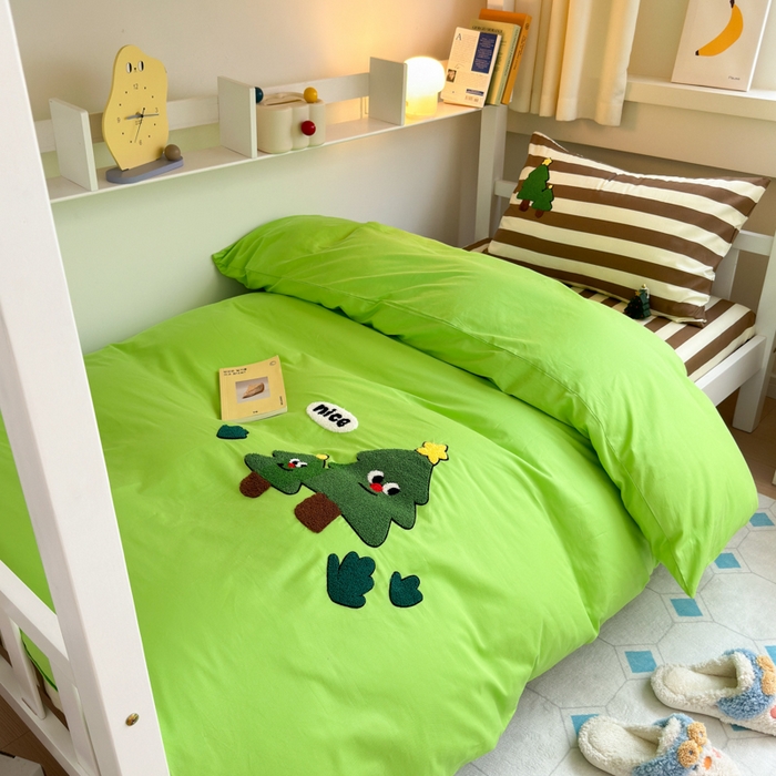 91家纺网 家纺一手货源 找家纺 锦觅 2024新款学生季全棉小清新绣花时尚复古卡通三件套四件套 摇钱树