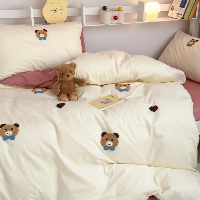 91家纺网 家纺一手货源 找家纺 锦觅 2024新款学生季全棉小清新绣花时尚复古卡通三件套四件套 熊先生