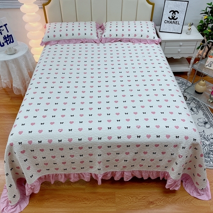 91家纺网 家纺一手货源 找家纺 （总）暖居 2024新款莱赛尔莫代尔天丝床盖三件套砂洗棉花填充大荷叶花边