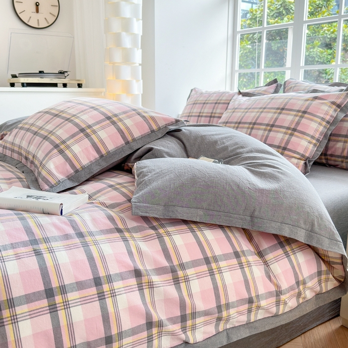 91家纺网 家纺一手货源 找家纺 晚依家纺 2024新款全棉色织水洗棉宽边断角四件套 幸福恋曲-粉