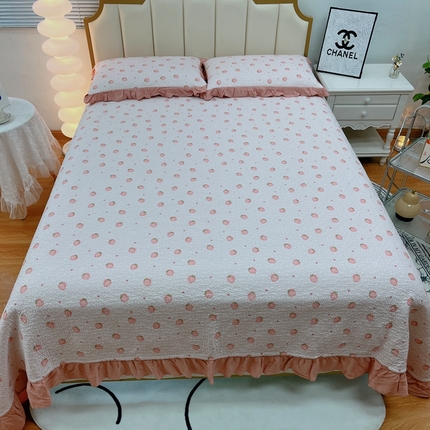 91家纺网 家纺一手货源 找家纺 （总）暖居 2024新款莱赛尔莫代尔天丝床盖三件套砂洗棉花填充大荷叶花边