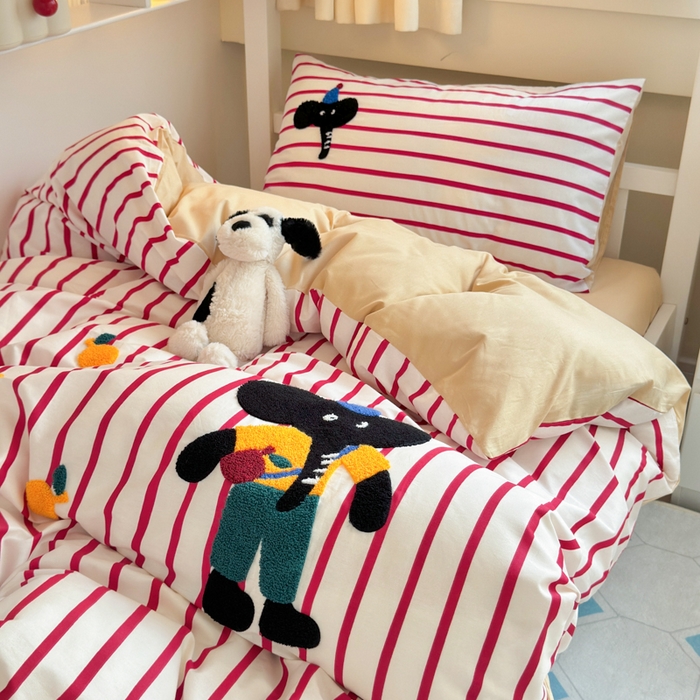 91家纺网 家纺一手货源 找家纺 锦觅 2024新款学生季全棉小清新绣花时尚复古卡通三件套四件套 所象披靡