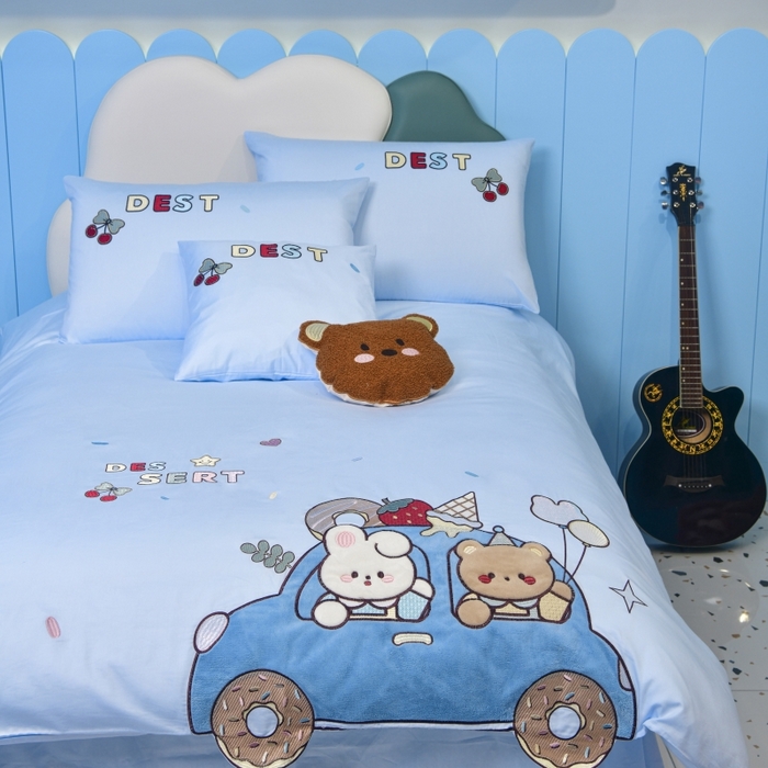 91家纺网 家纺一手货源 找家纺 佳梦家纺 2024新款40支全棉轻熟贴布绣卡通四套件 快乐之旅