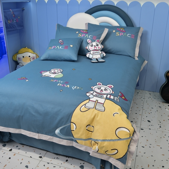 91家纺网 家纺一手货源 找家纺 佳梦家纺 2024新款40支全棉高端贴布绣卡通四件套 宇航兔