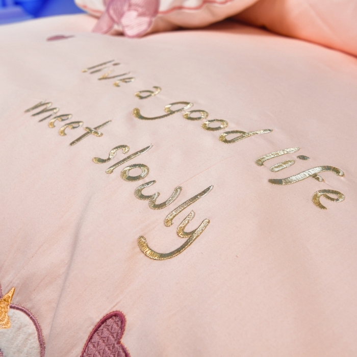 91家纺网 家纺一手货源 找家纺 佳梦家纺 2024新款40支全棉高端贴布绣卡通四件套 生日快乐