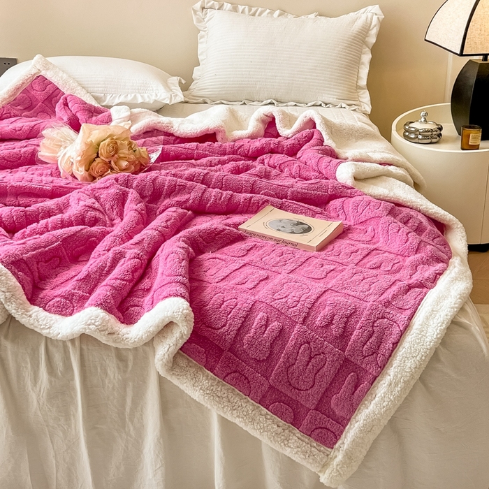 91家纺网 家纺一手货源 找家纺 呗旺鹿 2024新款多巴胺双面塔肤绒高克重盖毯（特价款） 果酱兔