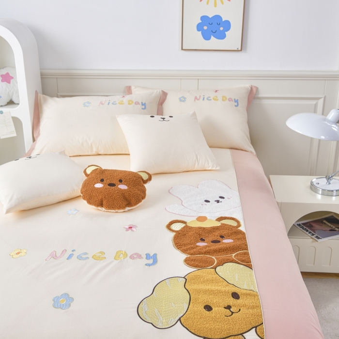 91家纺网 家纺一手货源 找家纺 佳梦家纺 2024新款40支全棉轻熟贴布绣卡通四套件 快乐之光