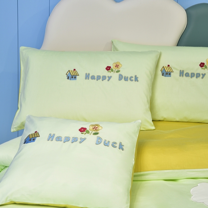 91家纺网 家纺一手货源 找家纺 佳梦家纺 2024新款40支全棉轻熟贴布绣卡通四套件 春游鸭