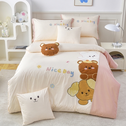 91家纺网 家纺一手货源 找家纺 （总）佳梦家纺 2024新款40支全棉轻熟贴布绣卡通四套件