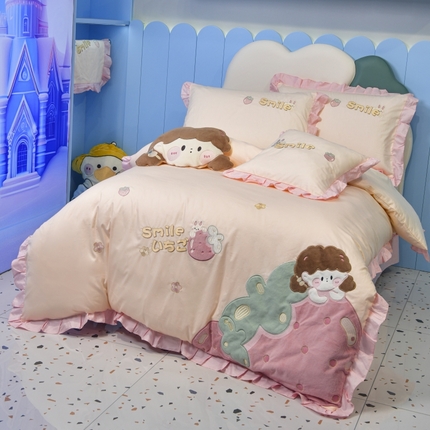 91家纺网 家纺一手货源 找家纺 佳梦家纺 2024新款40支全棉高端贴布绣卡通四件套 莓女可爱