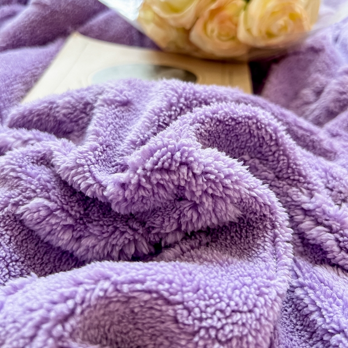 91家纺网 家纺一手货源 找家纺 呗旺鹿 2024新款多巴胺双面塔肤绒高克重盖毯（特价款） 花岛