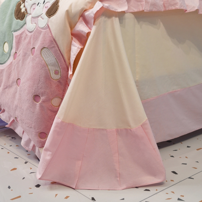 91家纺网 家纺一手货源 找家纺 佳梦家纺 2024新款40支全棉高端贴布绣卡通四件套 莓女可爱