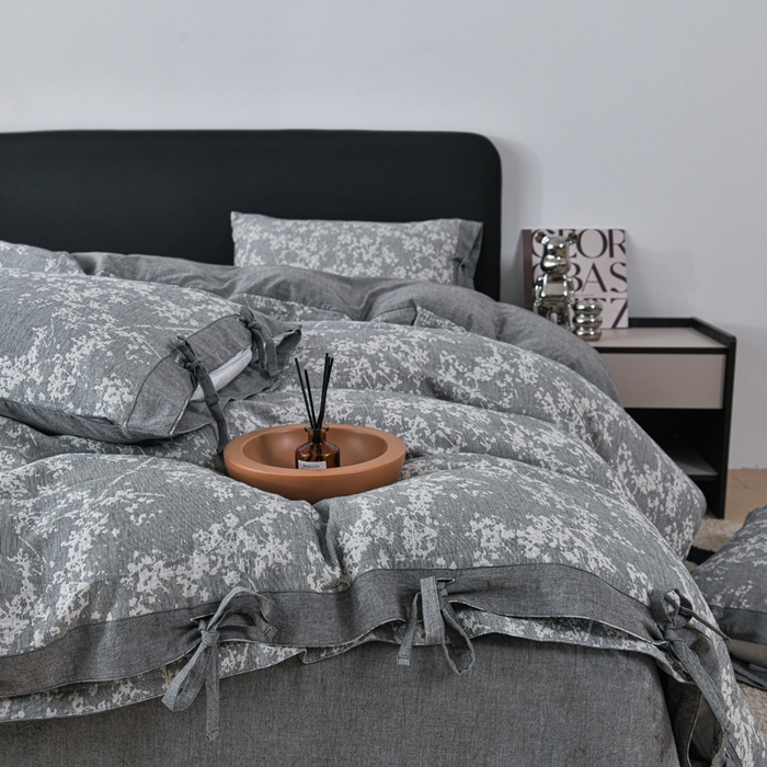 91家纺网 家纺一手货源 找家纺 娜娜 2024新款全棉双层纱大提花四件套 栀子花-深灰