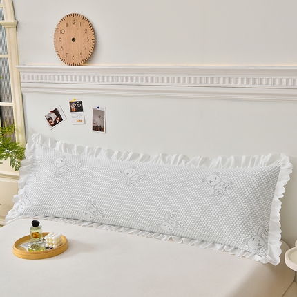 91家纺网 家纺一手货源 找家纺 艾兜坊 2024新款针织冰豆豆花边枕套 小熊·灰