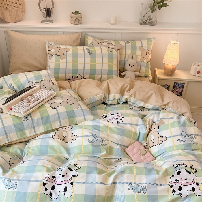 91家纺网 家纺一手货源 找家纺 曼之夏 2024新款全棉印花四件套 绿格小狗