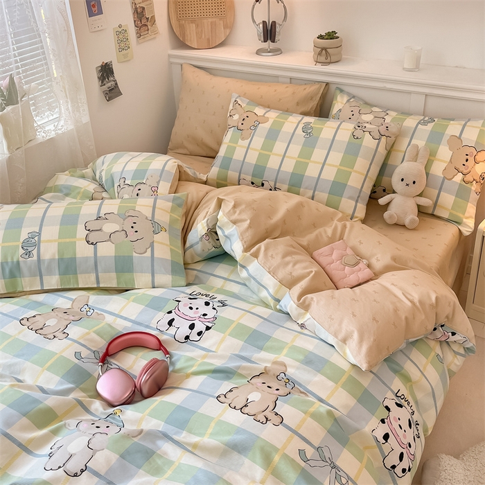 91家纺网 家纺一手货源 找家纺 曼之夏 2024新款全棉印花四件套 绿格小狗