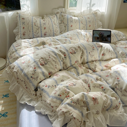 91家纺网 家纺一手货源 找家纺 六巷胡同 2024新款韩式博主风小碎花花边款四件套-第三系 野花知兔