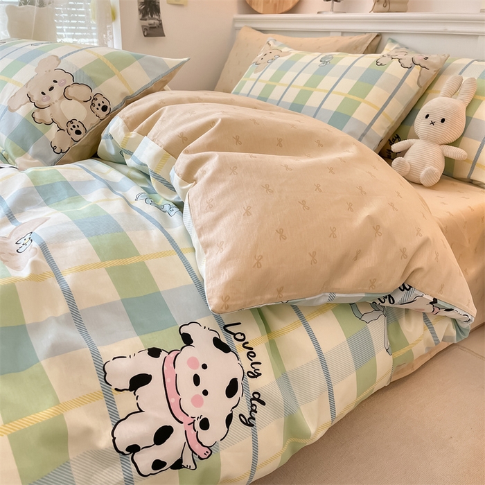 91家纺网 家纺一手货源 找家纺 曼之夏 2024新款全棉印花四件套 绿格小狗