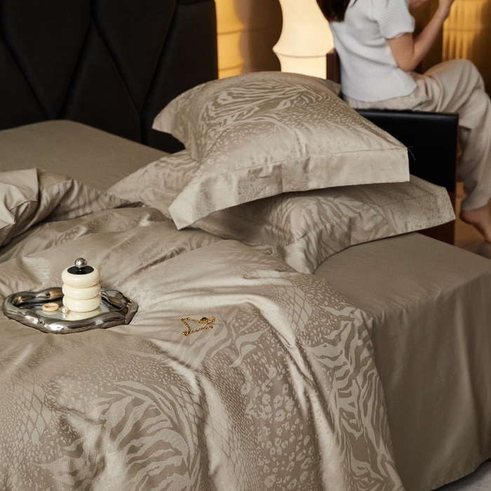 91家纺网 家纺一手货源 找家纺 恒尚居 2024新款100支长绒棉提花四件套 浮光