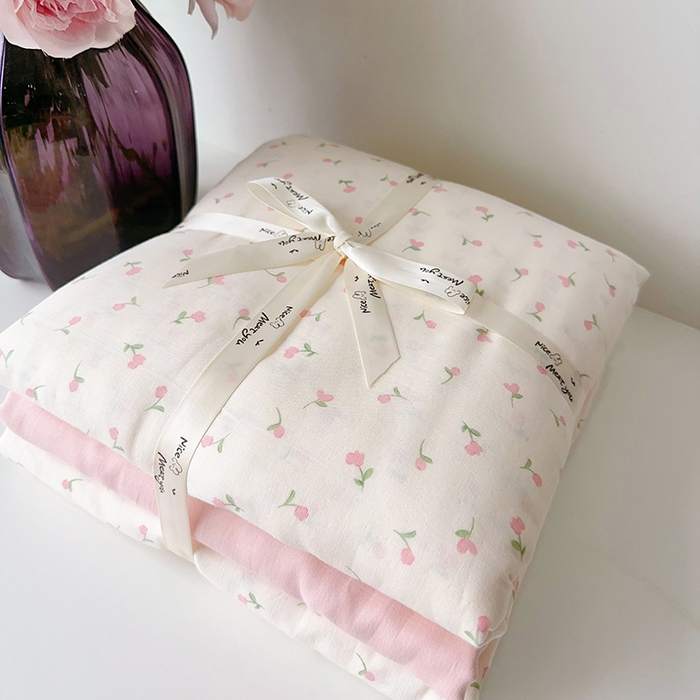 91家纺网 家纺一手货源 找家纺 麦伦家居 2024春夏新品全棉有氧双层纱印花系列四件套（叠拍图）粉糯