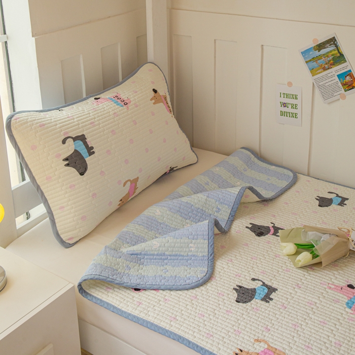 91家纺网 家纺一手货源 找家纺 茉夕 2024新款学生宿舍上下铺全棉床盖 狗狗立大功