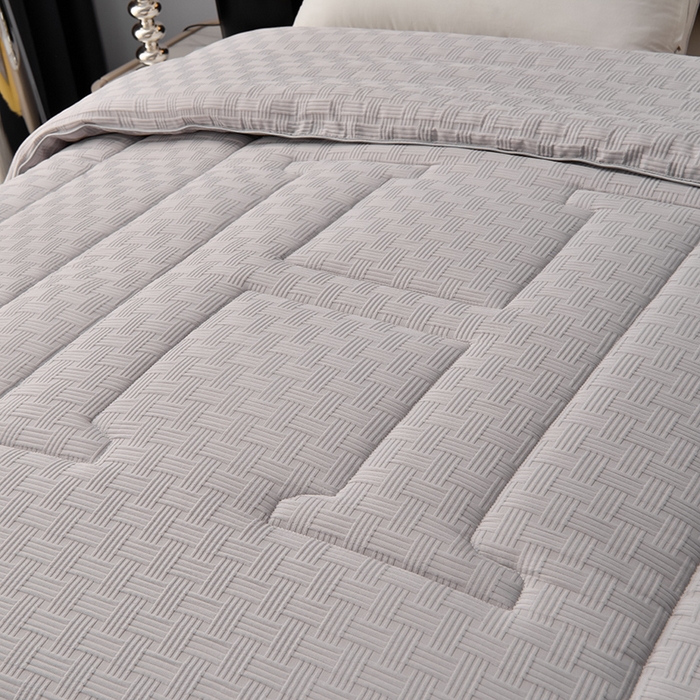 91家纺网 家纺一手货源 找家纺 招财狼家纺 2024新款华夫格羽丝被 贵族灰