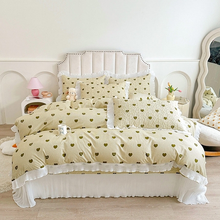 91家纺网 家纺一手货源 找家纺 宜凡 2024新款全棉印花雪纺夹棉床盖四件套 爱心 墨绿