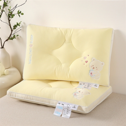 91家纺网 家纺一手货源 找家纺 （总）梦叶草 2024新款枕芯母婴级小熊满分睡眠乳胶层儿童枕头抗菌防螨40×60cm学生枕头