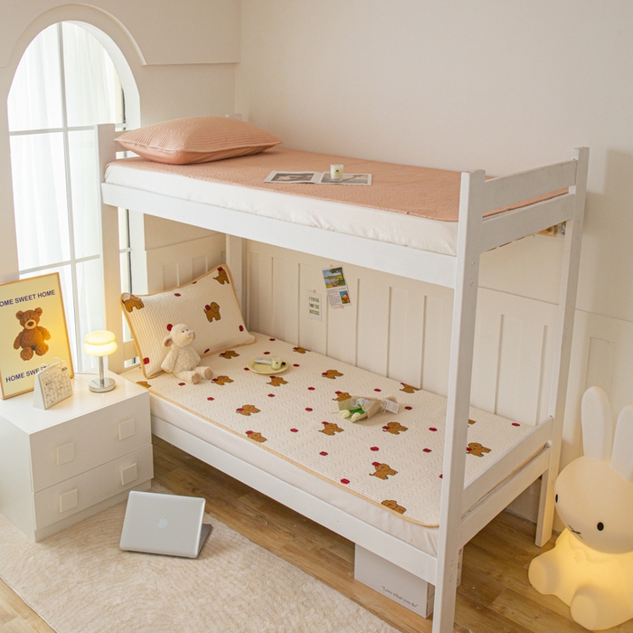 91家纺网 家纺一手货源 找家纺 茉夕 2024新款学生宿舍上下铺全棉床盖 苹果狗