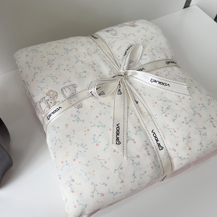 91家纺网 家纺一手货源 找家纺 麦伦家居 2024春夏新品全棉有氧双层纱印花系列四件套（叠拍图）花枝兔