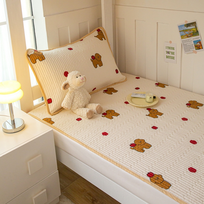 91家纺网 家纺一手货源 找家纺 茉夕 2024新款学生宿舍上下铺全棉床盖 苹果狗