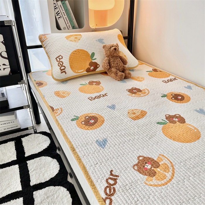 91家纺网 家纺一手货源 找家纺 茉夕 2024新款学生宿舍上下铺全棉床盖 橙心熊