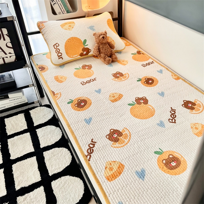 91家纺网 家纺一手货源 找家纺 茉夕 2024新款学生宿舍上下铺全棉床盖 橙心熊