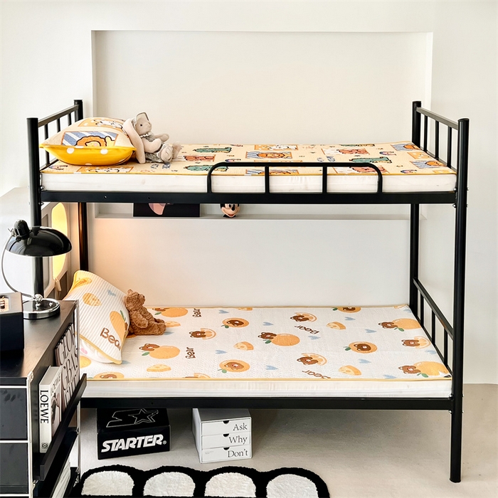 91家纺网 家纺一手货源 找家纺 茉夕 2024新款学生宿舍上下铺全棉床盖 橙心熊