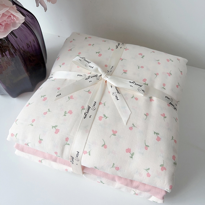 91家纺网 家纺一手货源 找家纺 麦伦家居 2024春夏新品全棉有氧双层纱印花系列四件套（叠拍图）粉糯