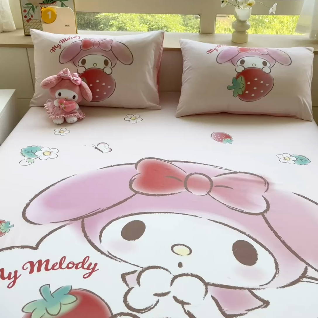 91家纺网 家纺一手货源 找家纺 金爱家 2024新款全棉三丽鸥正版大版单品床笠 草莓美乐蒂