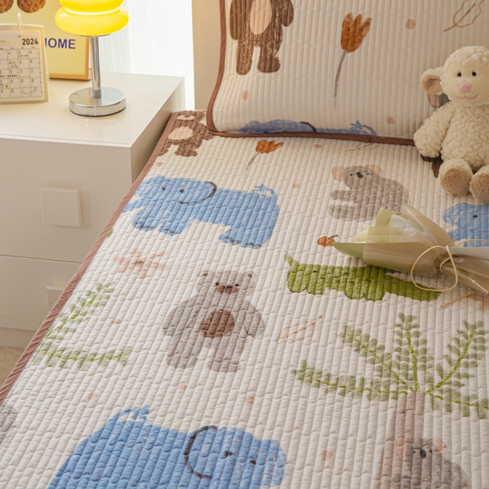 91家纺网 家纺一手货源 找家纺 茉夕 2024新款学生宿舍上下铺全棉床盖 动物森林