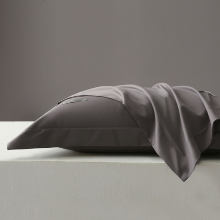 91家纺网 家纺一手货源 找家纺 2024新款100支贡缎 长绒棉枕套 贡缎枕套 48x74cm全棉枕芯套 单枕套 枕头套 商务灰