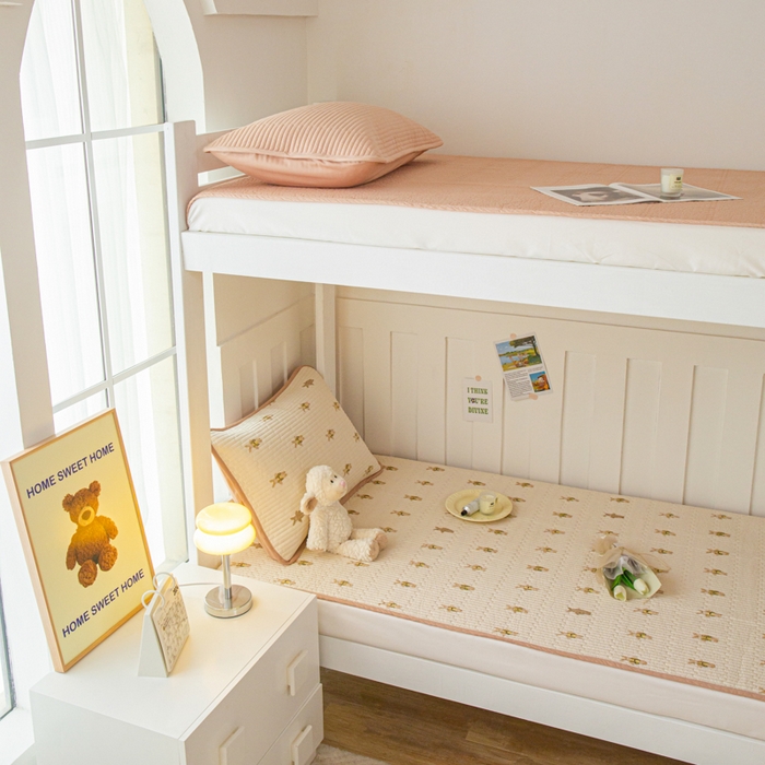 91家纺网 家纺一手货源 找家纺 茉夕 2024新款学生宿舍上下铺全棉床盖 兔言兔语