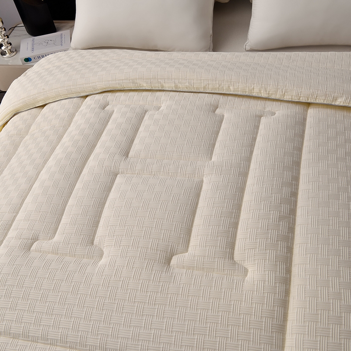 91家纺网 家纺一手货源 找家纺 招财狼家纺 2024新款华夫格羽丝被 极光白