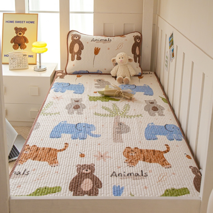 91家纺网 家纺一手货源 找家纺 茉夕 2024新款学生宿舍上下铺全棉床盖 动物森林