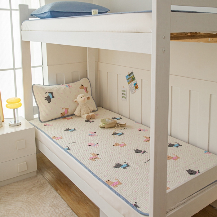 91家纺网 家纺一手货源 找家纺 茉夕 2024新款学生宿舍上下铺全棉床盖 狗狗立大功