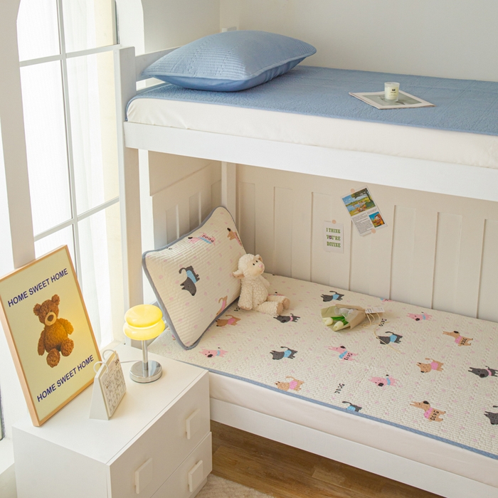 91家纺网 家纺一手货源 找家纺 茉夕 2024新款学生宿舍上下铺全棉床盖 狗狗立大功