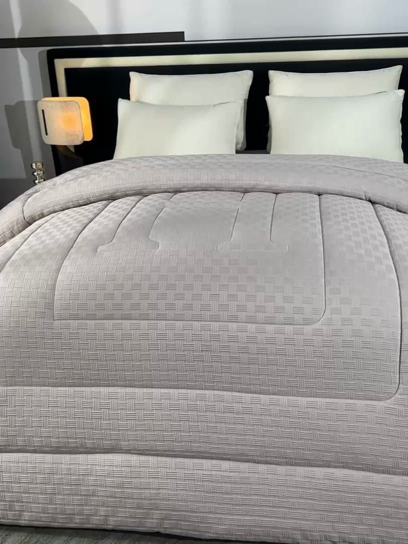 91家纺网 家纺一手货源 找家纺 招财狼家纺 2024新款华夫格羽丝被 贵族灰