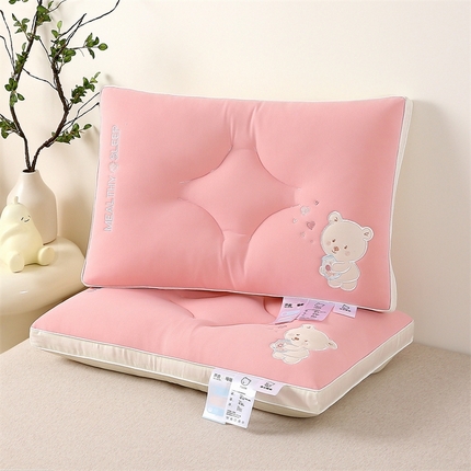 91家纺网 家纺一手货源 找家纺 （总）梦叶草 2024新款枕芯母婴级小熊满分睡眠乳胶层儿童枕头抗菌防螨40×60cm学生枕头