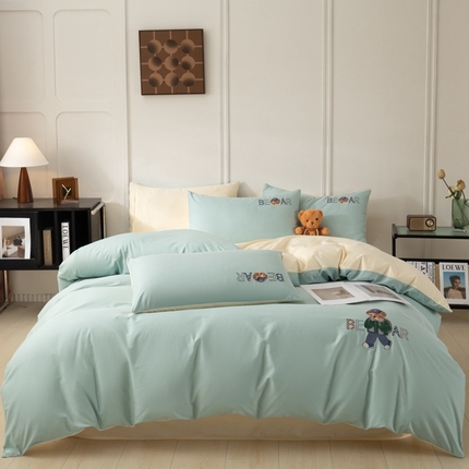 万盛家纺 2025新款全棉喷气13372刺绣卡通四件套 cowboy熊-浅蓝卡其