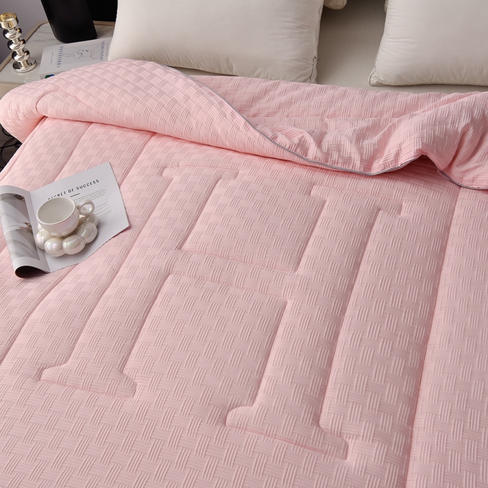 91家纺网 家纺一手货源 找家纺 招财狼家纺 2024新款华夫格羽丝被 高级粉