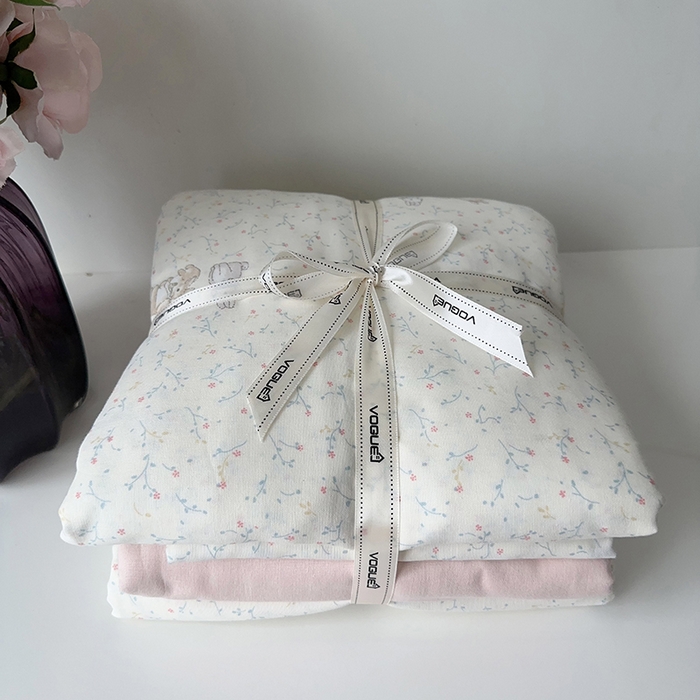 91家纺网 家纺一手货源 找家纺 麦伦家居 2024春夏新品全棉有氧双层纱印花系列四件套（叠拍图）花枝兔