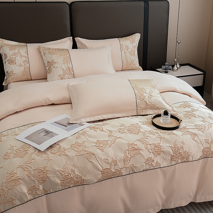 91家纺网 家纺一手货源 找家纺 布可家纺 2025新款轻奢精美浮雕刺绣提花四件套 花叶扶-香槟金