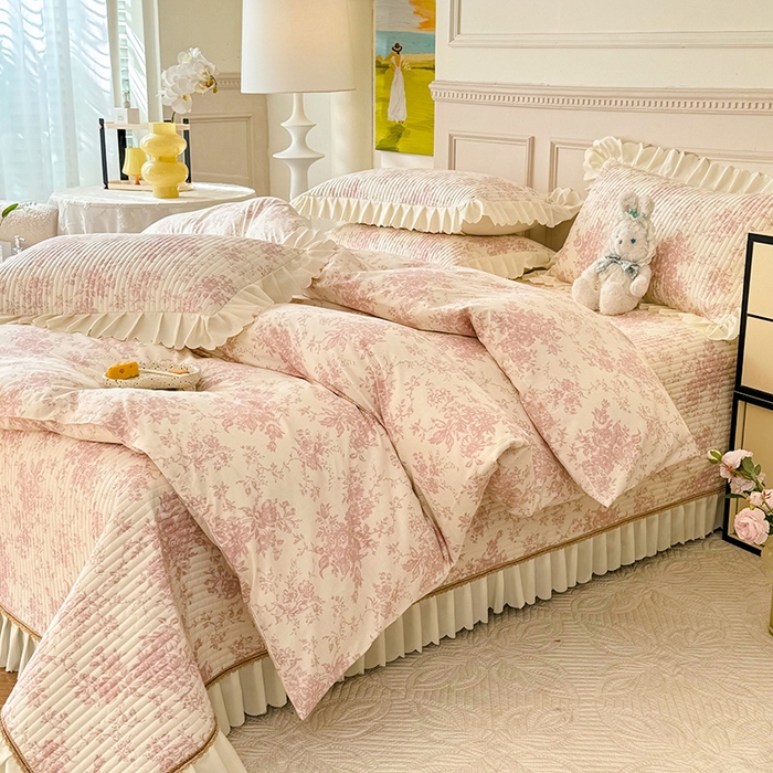 91家纺网 家纺一手货源 找家纺 美达家纺 2025新款全棉半夹棉花边床盖四件套 藤蔓花影